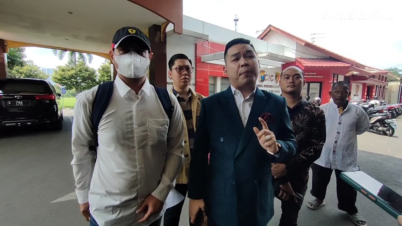 Tersangka KDRT, Ferry Irawan Tidak Pernah Menganiaya Hingga Hidung Venna Patah