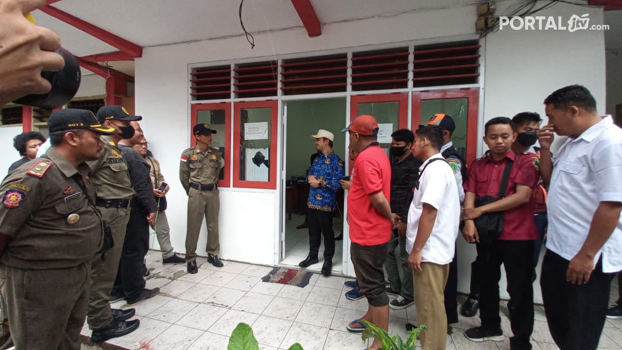 Kantor UPT Pasar Pocol Dirusak 