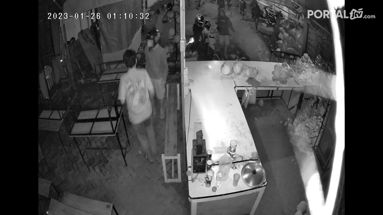 Gerombolan Pemuda Menyerang Warung Es Degan Ndhul di Surabaya