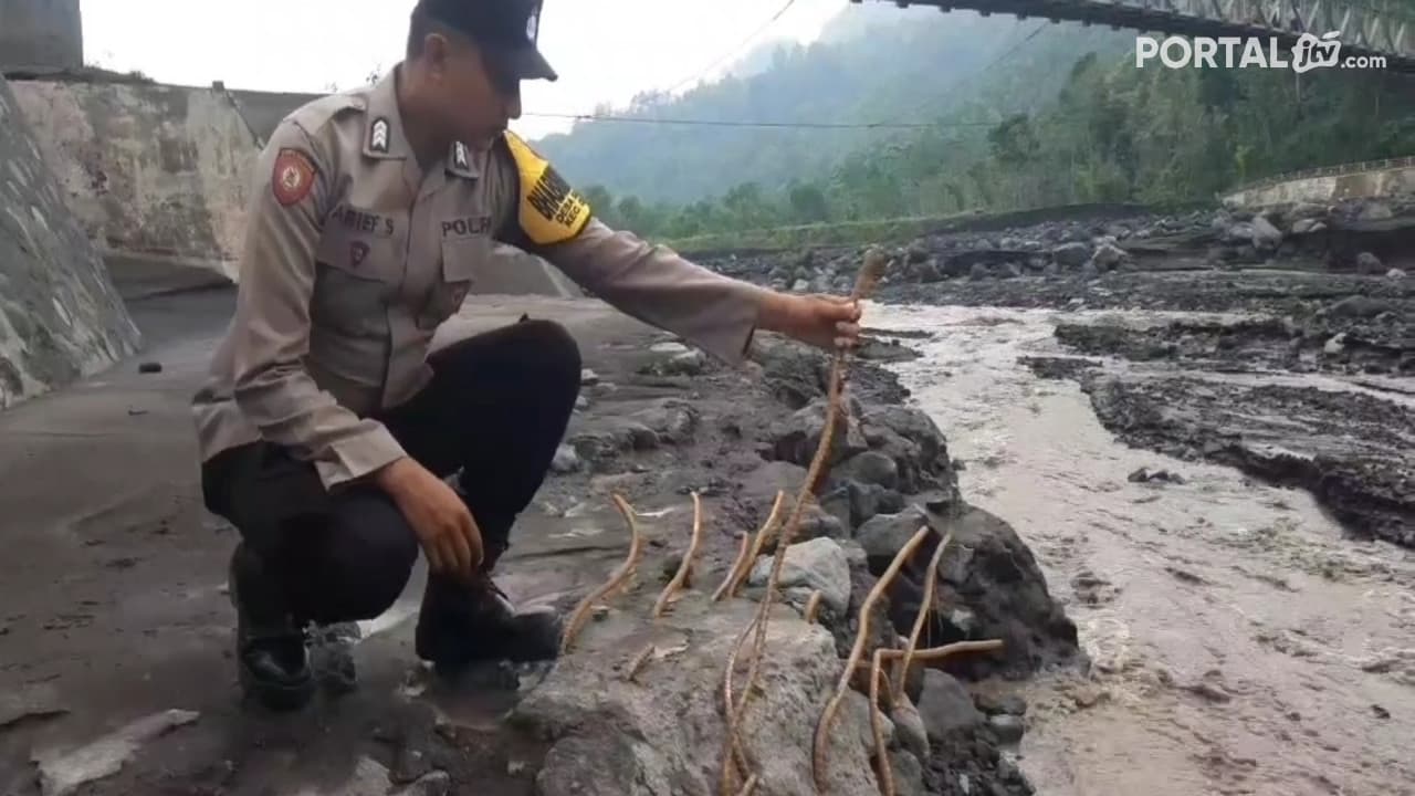 Belum Ada Perbaikan Jembatan Gantung dan Bronjongan Sungai