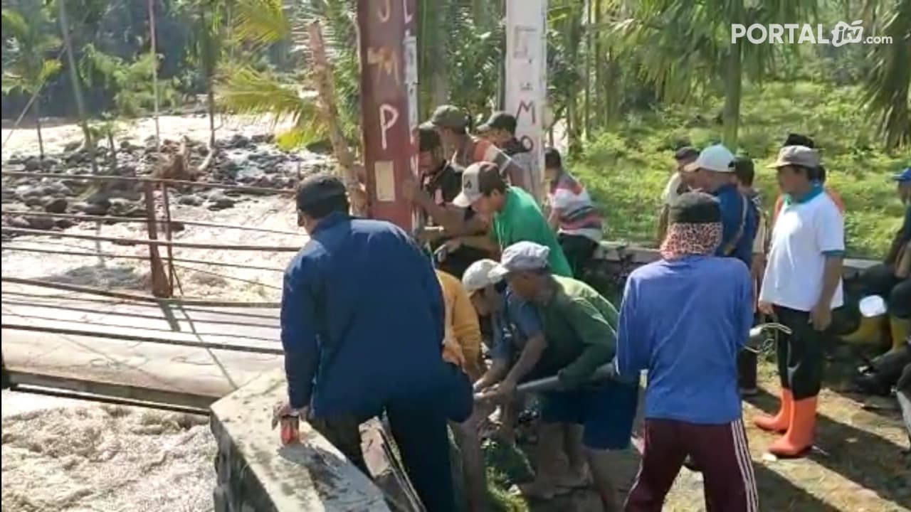 Jembatan Gantung Patah Perekonomian Warga Terganggu, Anak-anak Tidak Masuk Sekolah