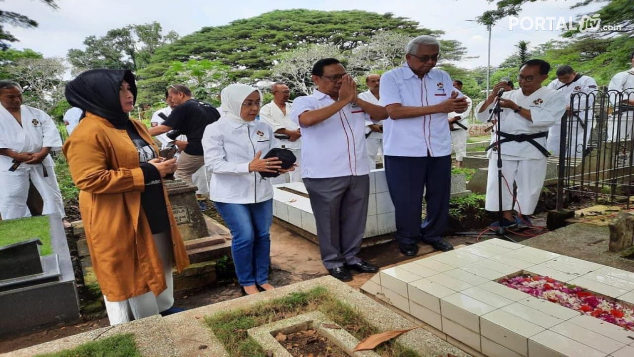 Ketum PB PERKEMI : Perkuat Karakter Building Dengan Ziarah Makam Pendiri Shorinji Kempo