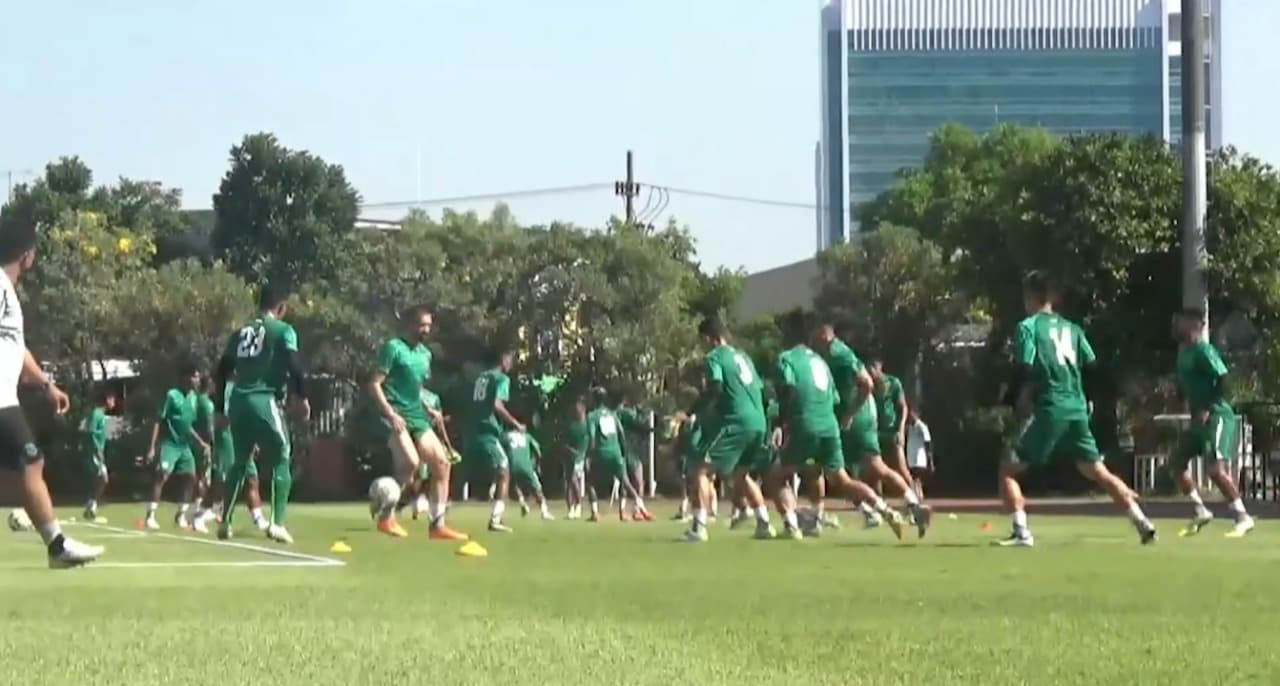 Genjot Fisik, Persebaya Jalani Latihan Siang Hari