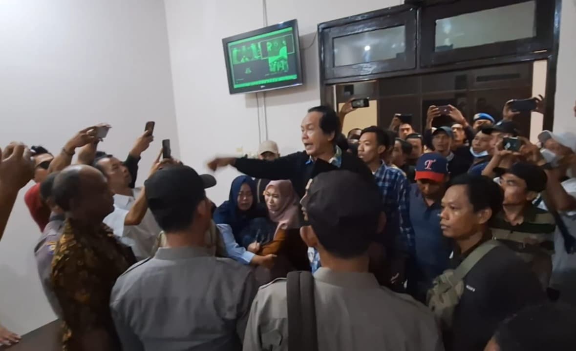 Hakim Vonis Terdakwa 7 Tahun 4 Bulan, Sidang Pembunuhan Siswi SMP Ricuh