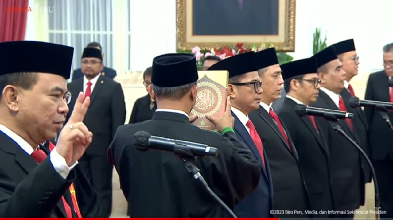 Kocok Ulang Kabinet, Jokowi Lantik Menkominfo dan Lima Wamen