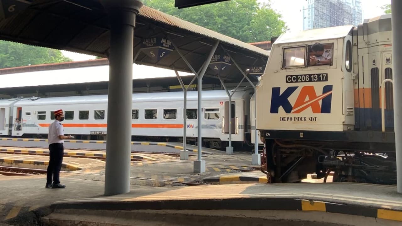 Libur Sekolah, Volume Penumpang KA Lokal Naik Signifikan