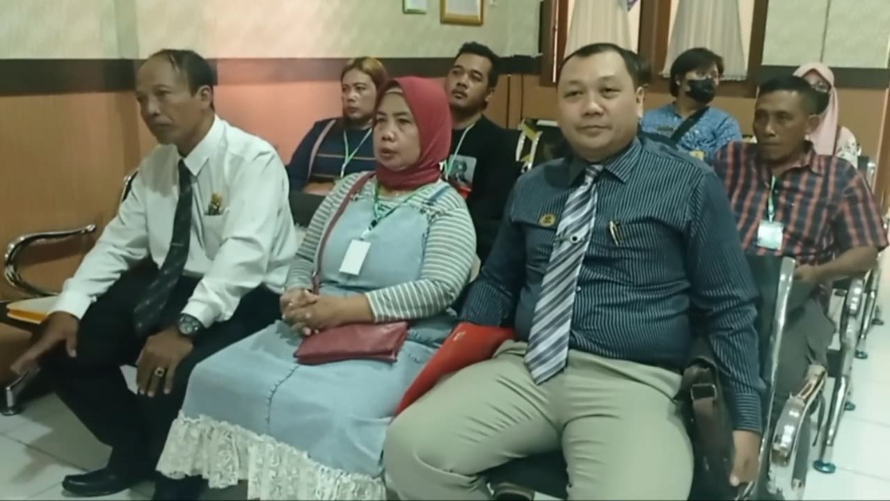 Masriah, Emak ‘Pembuang Tinja’ Digugat Rp 1 Miliar, Kuasa Hukum Berharap Damai