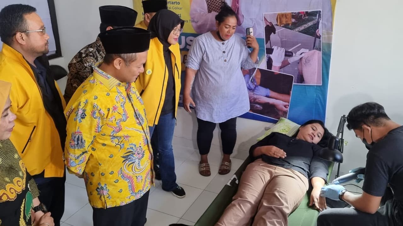 Sambut Tahun Baru 1445 Hijriyah, DPD Golkar Jatim Gelar Hapus Tatto Gratis