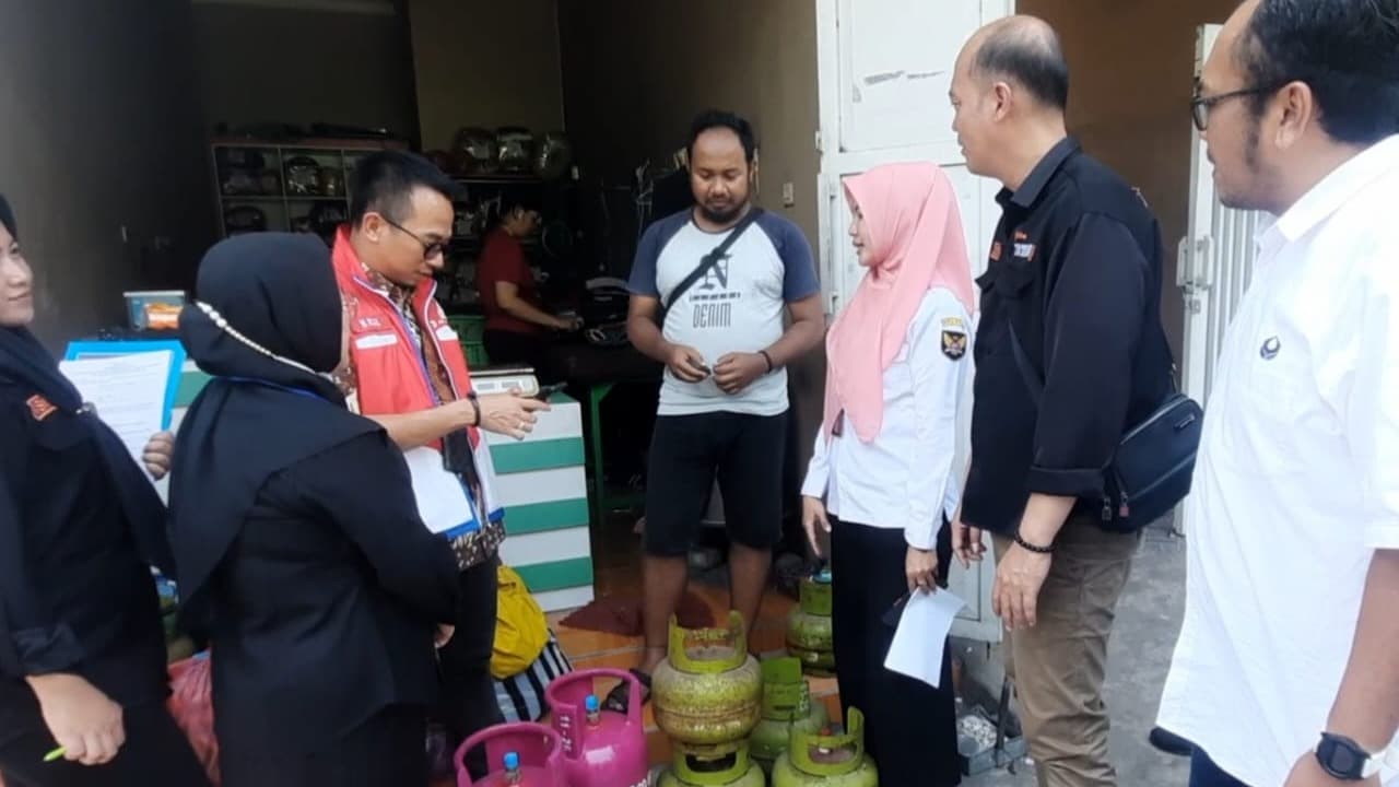 Petugas Gabungan Temukan Hotel di Kota Kediri Gunakan Tabung LPG 3 Kg