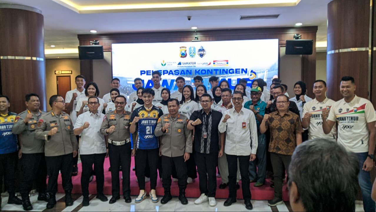 Berharap Juara, Kapolda Jatim Lepas Tim Bola Voli Jatim untuk Kapolri Cup 2023