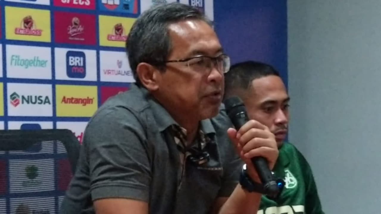 Persebaya Terpuruk, Manajemen Istirahatkan Aji Santoso