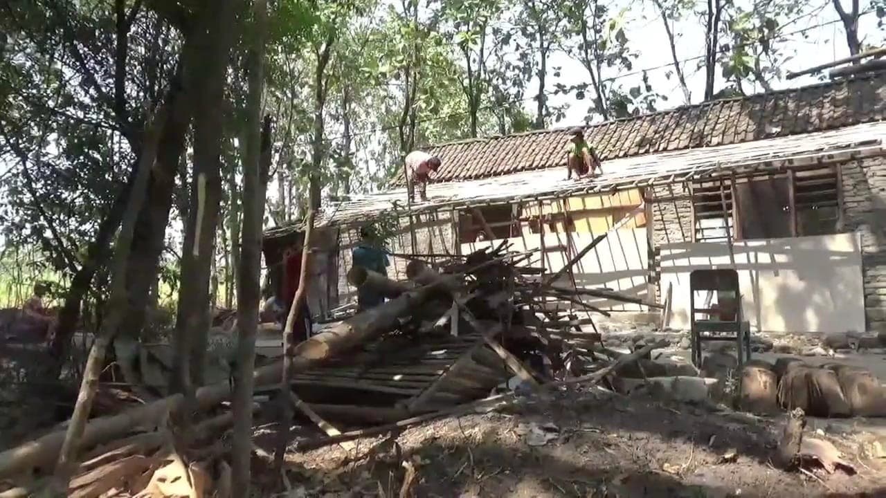 Rumah Tukang Tambal Ban Roboh Luput Perhatian Pemerintah