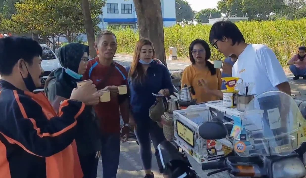 Kisah Rian, Pemuda Asal Pekanbaru Berjualan Kopi Keliling 20 Kota