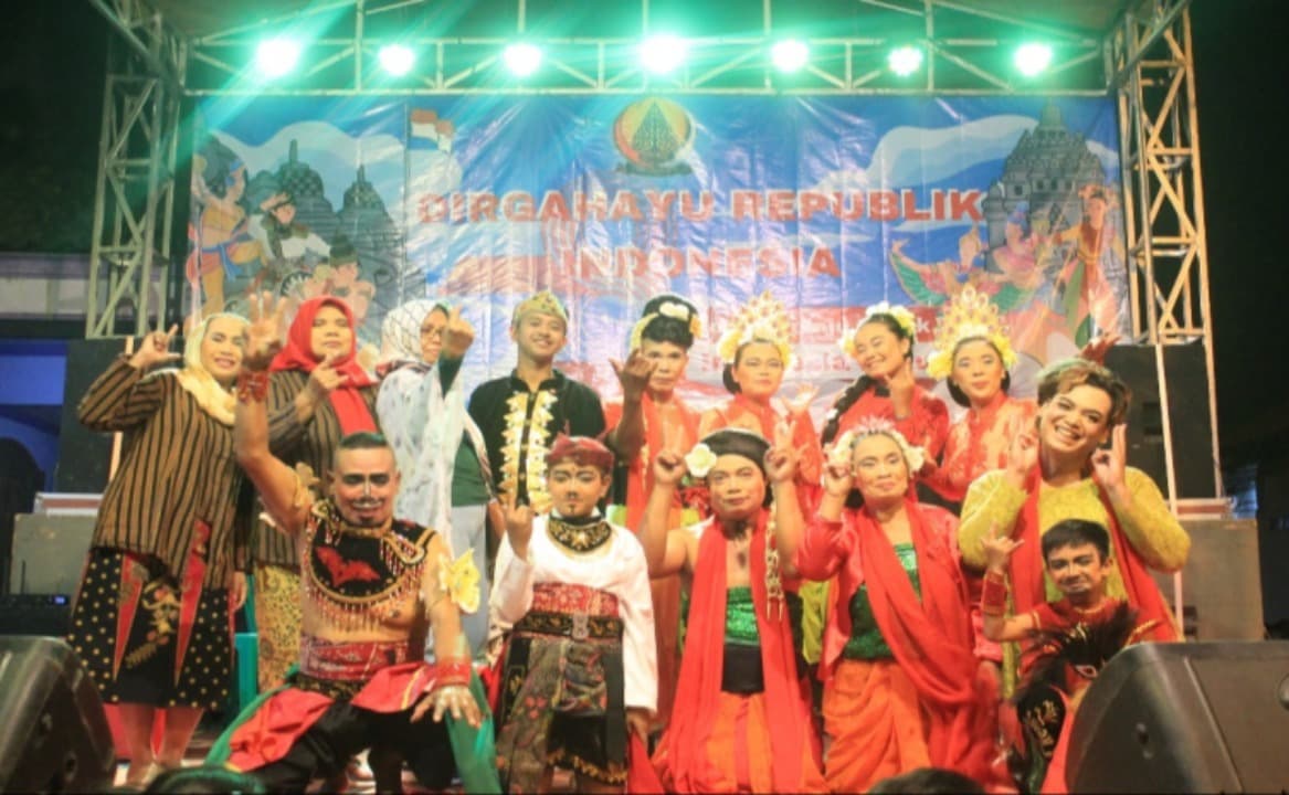 Semarak HUT RI ke-78, Karang Taruna “Samba Wijaya” Dusun Patung, Mojokerto Adakan Pentas Seni Secara Mandiri