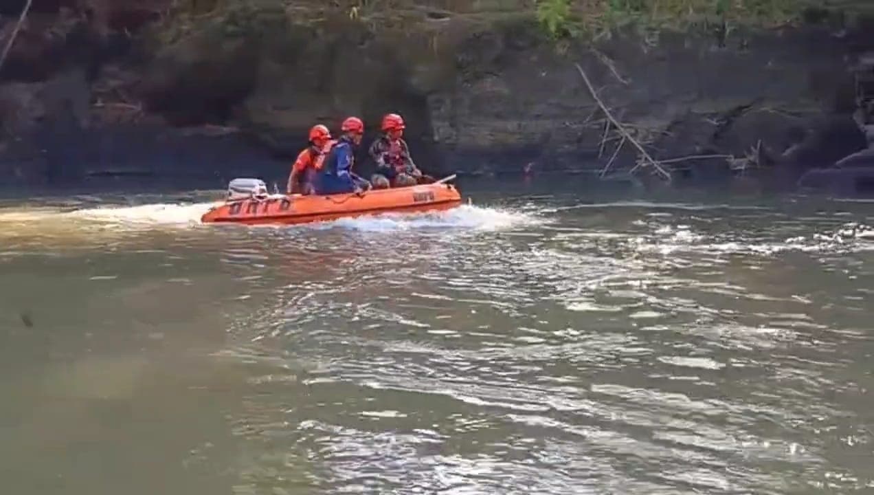 Hendak Buang Limbah Tahu, Kakek Sutrisno Hanyut di Sungai Bontoyudo