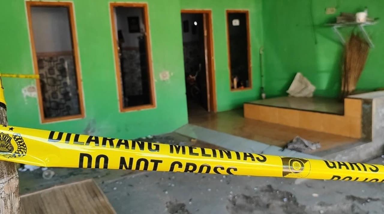 Rumah Panitia Pilkades di Pasuruan Dilempar 5 Bom Ikan