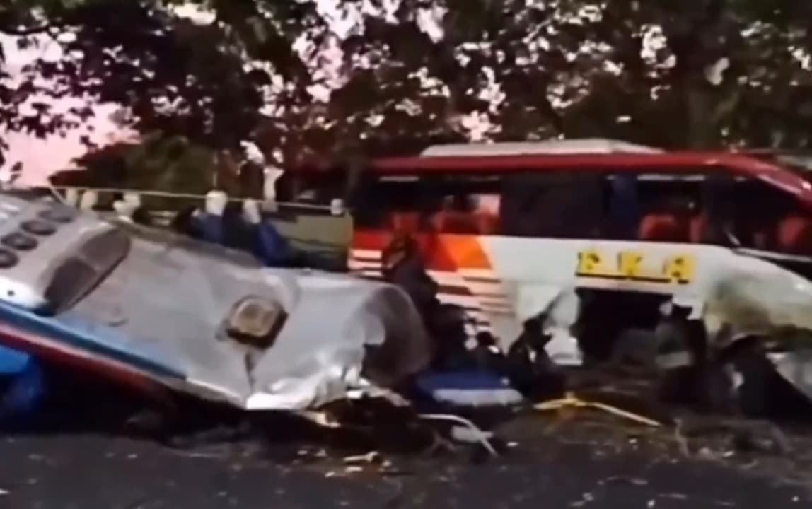 Bus Eka Vs Bus Sugeng Rahayu di Ngawi, 3 Orang Tewas