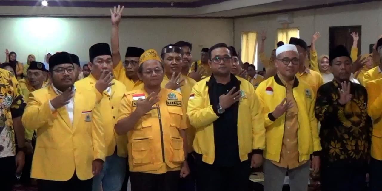 Ketua DPD Golkar Jatim Lepas 210 Caleg Madura Raya