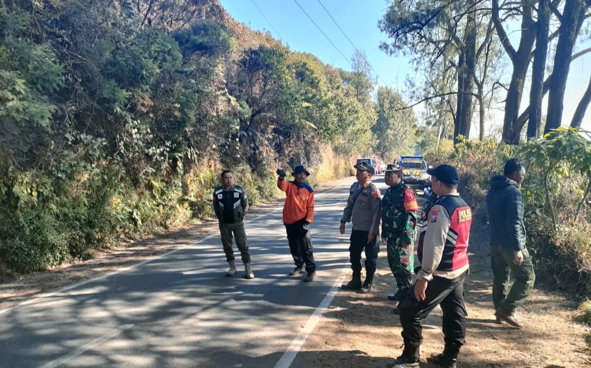 Kebakaran Hutan Bromo Meluas, Akses Masuk Wonokitri Pasuruan Ditutup