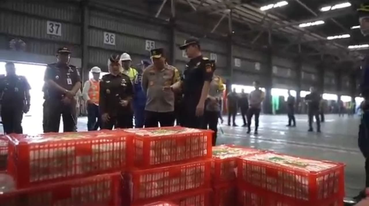 Pastikan Export Import Lancar, Kakanwil Bea Cukai, Kapolda dan Kajati Jatim Sidak Terminal Peti Kemas