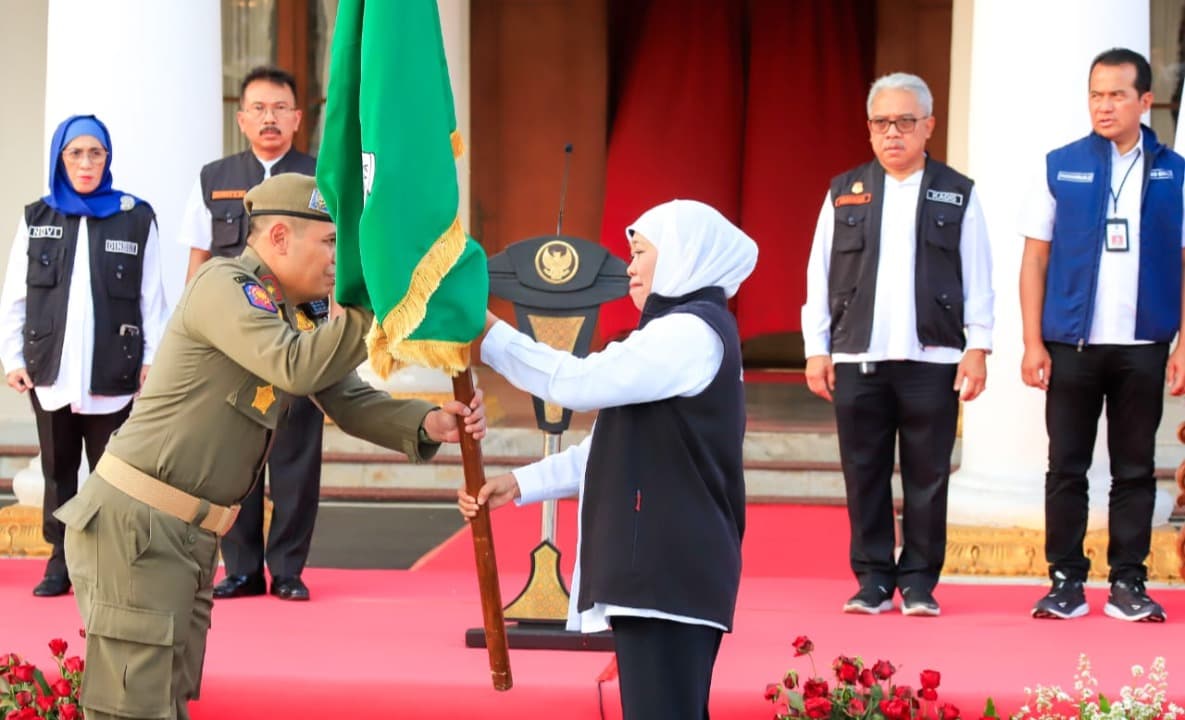 Rangkaian Hari Jadi ke-78 Pemprov Jatim, Gubernur Lepas Kirab Pataka Jer Basuki Mawa Beya