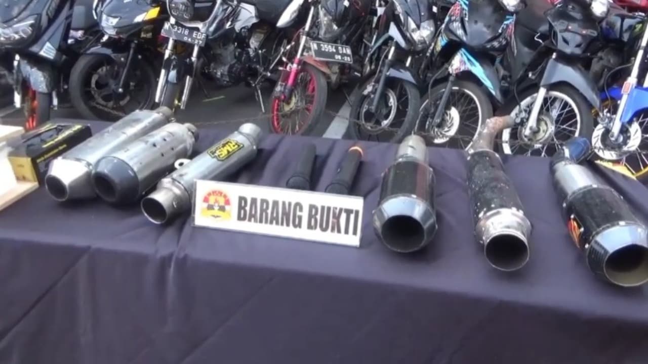 Razia Balap Liar, Polisi Amankan Ratusan Motor Berknalpot Brong