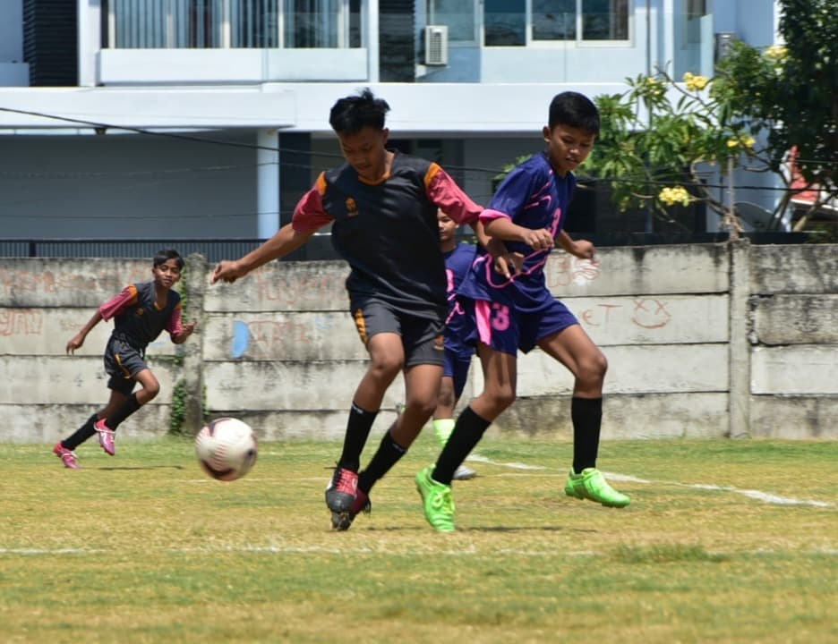 Turnamen Sepak Bola Antar Kelurahan Meriahkan Piala Dunia U-17 di Surabaya