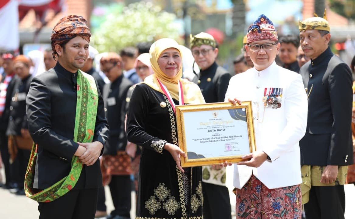 Gubernur Khofifah Ajak Masyarakat Jatim Bawa Semangat 'Jer Basuki Mawa Beya' untuk Raih Kesuksesan