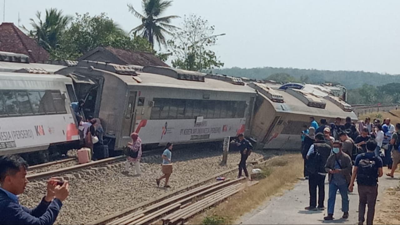 KA Argo Semeru Anjlok di Kulon Progo, Beberapa Perjalanan Kereta Api Terganggu