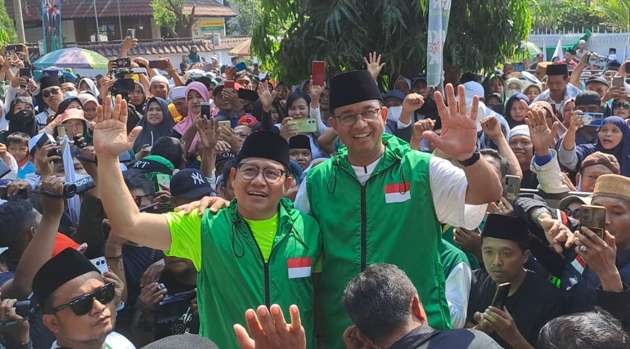 Ikuti Jalan Sehat Sarungan di Jember, Anies – Cak Imin Tegaskan Lakukan Perubahan