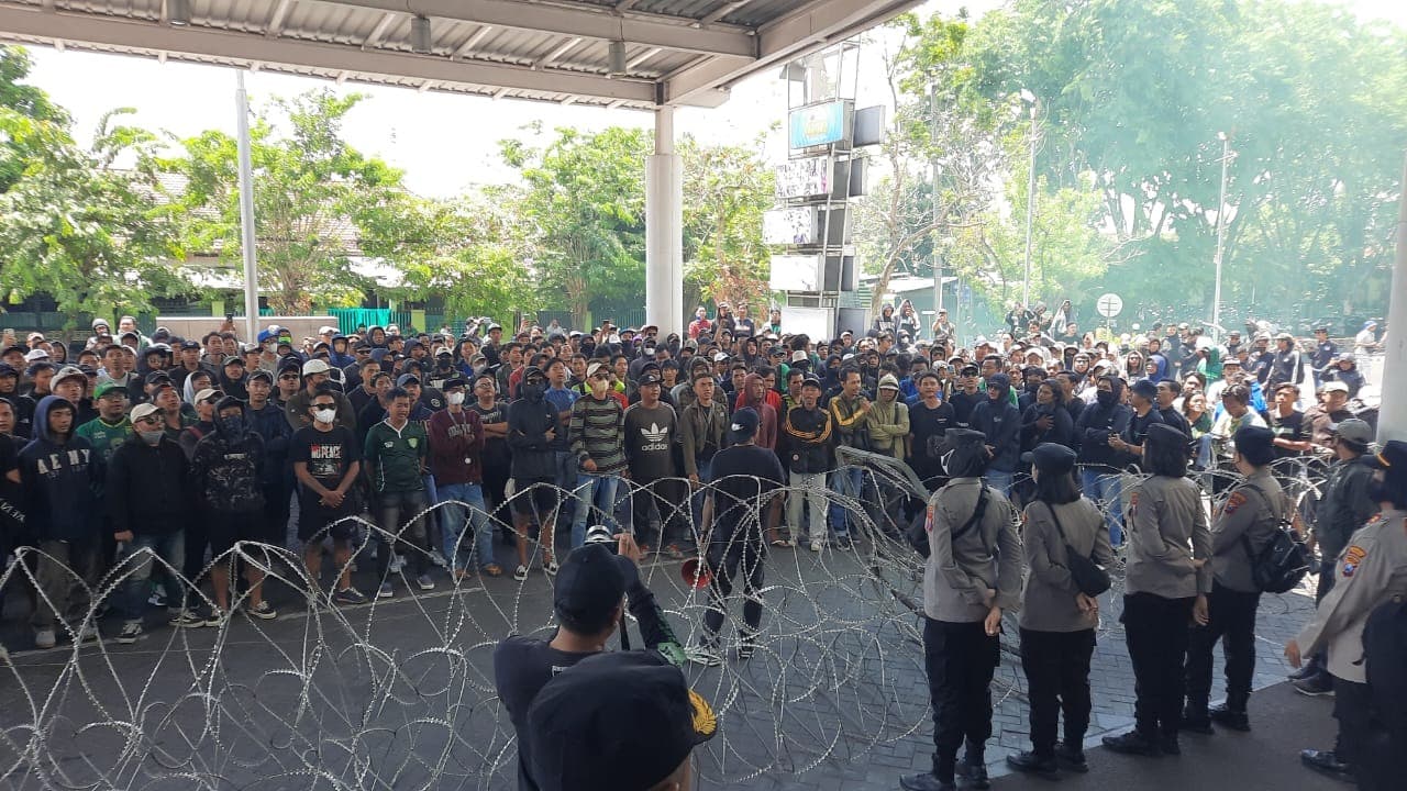 Ini Jawaban Manajemen Persebaya Atas Tuntutan Bonek