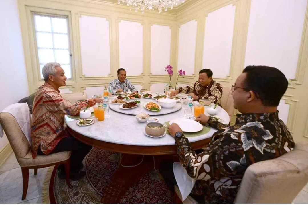 Presiden Jokowi Jamu Tiga Bakal Calon Presiden di Istana Merdeka