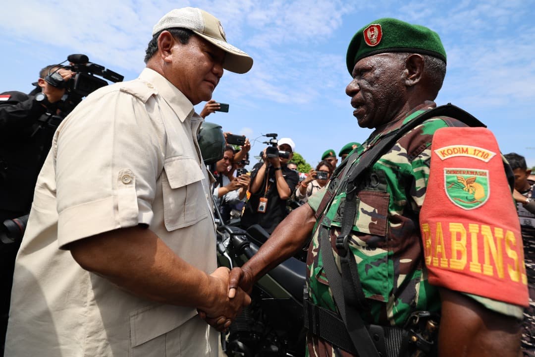 27 Tahun Tak Bertemu, Prabowo Bangga Bertemu Mantan Anak Buah di Papua