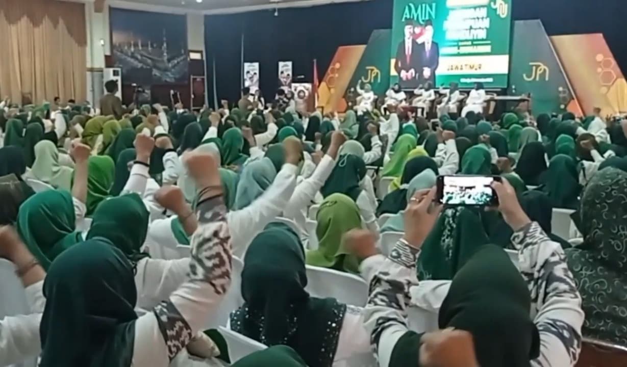 Relawan Perempuan Nahdliyin Jatim Siap Menangkan Pasangan AMIN