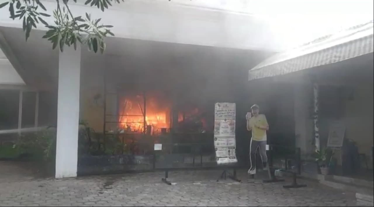 Restoran Hotel di Jember Terbakar, Tamu Hotel Berhamburan Keluar