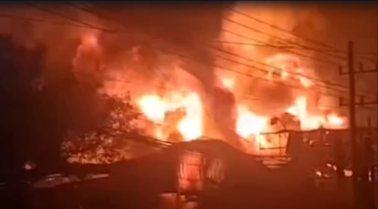 Gudang Logistik Lazada Sidoarjo Terbakar