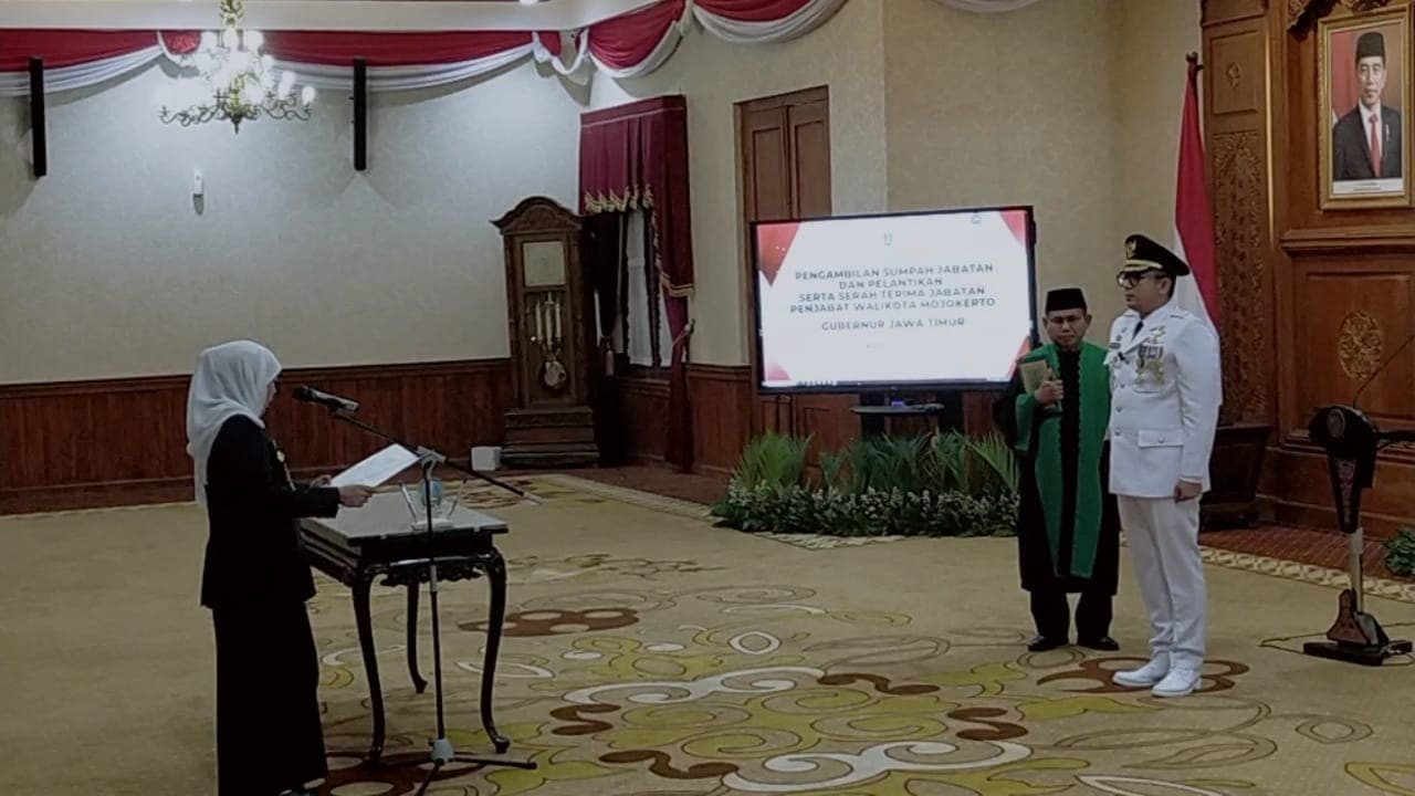 Gubernur Khofifah Lantik Ali Kuncoro sebagai Pj Walikota Mojokerto