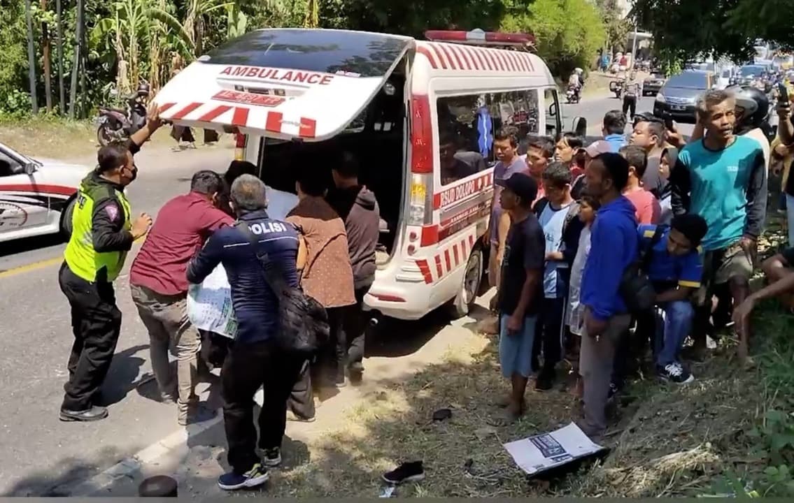 Bus Ugal-ugalan Tabrak 2 Pelajar MTs Hingga Tewas