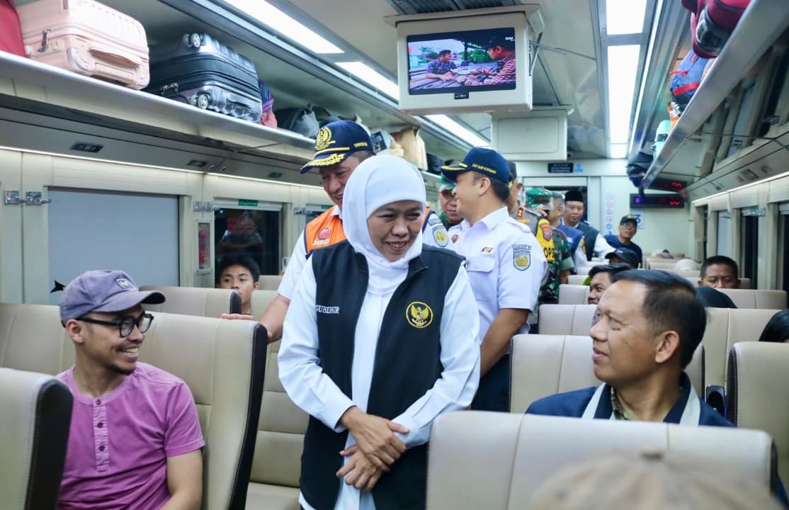 Gubernur Khofifah Puji Peningkatan Layanan Transportasi Kereta Api