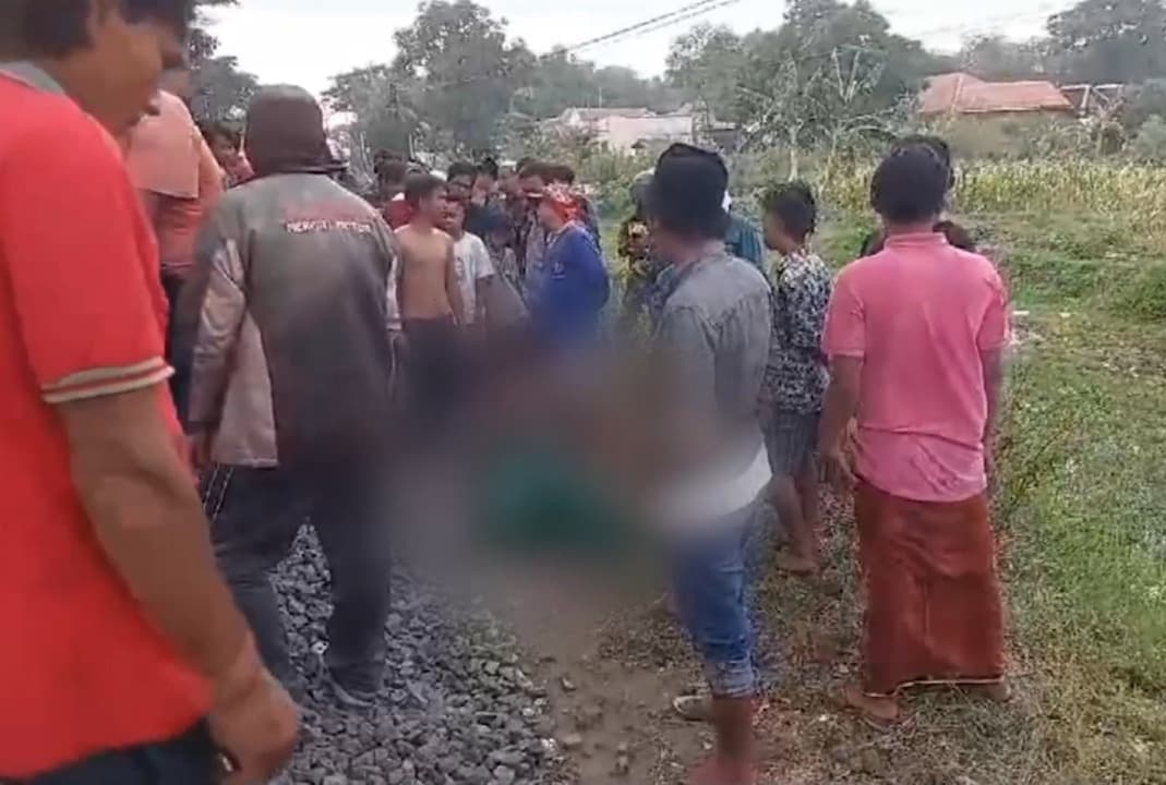 Duduk di Rel, Pria asal Madura Tewas Tertabrak Kereta Api Logawa