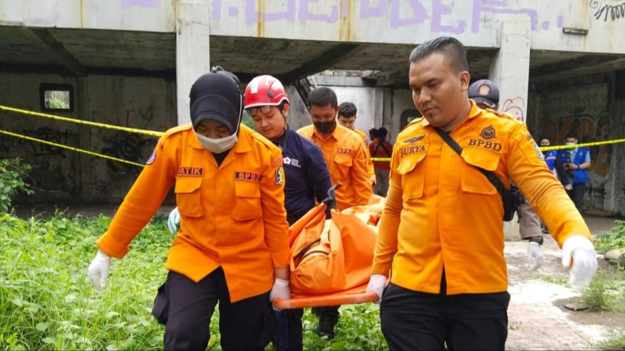 Pria Paruh Baya Ditemukan Tewas di Gudang Kosong Kebraon