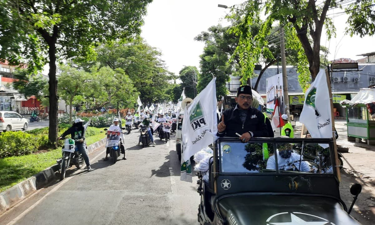 Awali Kampanye Terbuka, Ribuan Relawan AMIN Grebek Kampung di  Surabaya