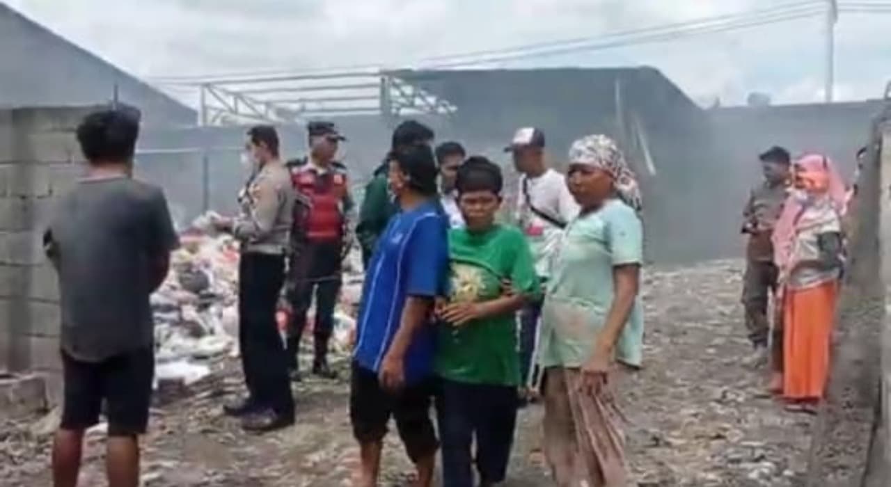 Mayat Bayi Perempuan Ditemukan di Tempat Pembuangan Sampah Desa Sukorejo Sidoarjo