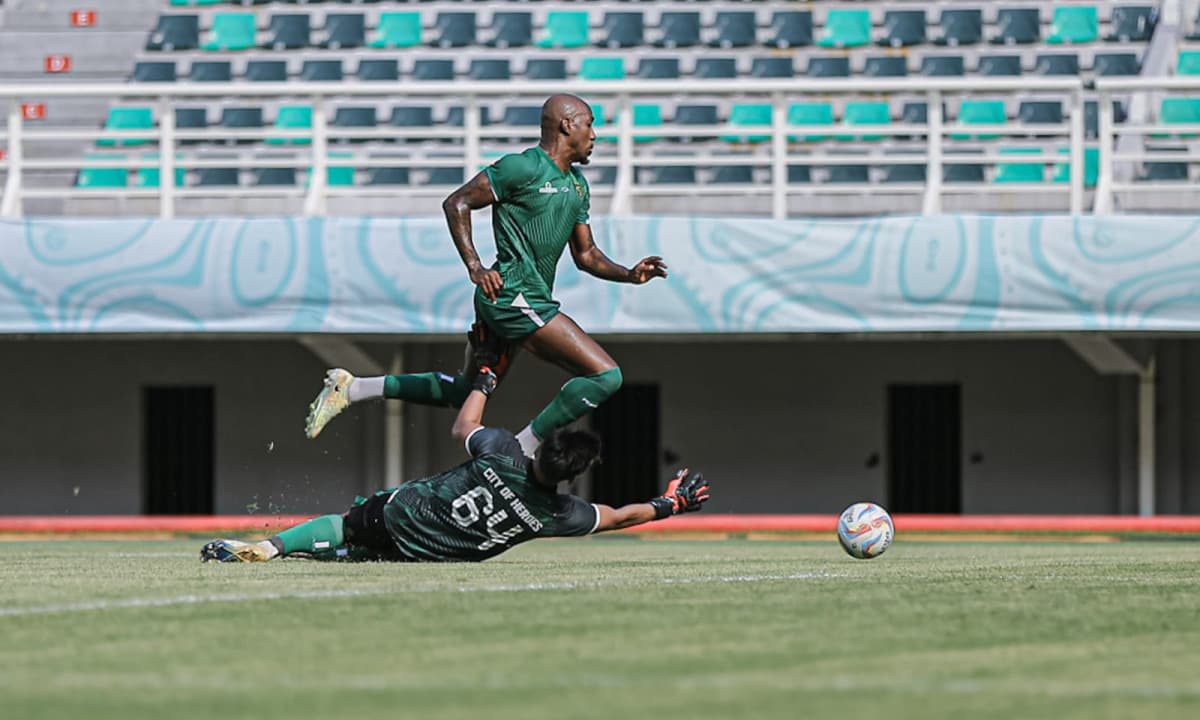 Meski Dicibir, Paul Munster Pasang Badan Bela Paulo Henrique