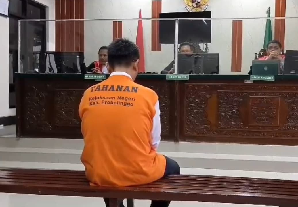 Pembakar Bromo Divonis 2 Tahun 6 Bulan Penjara dan Denda Rp 3,5 Miliar