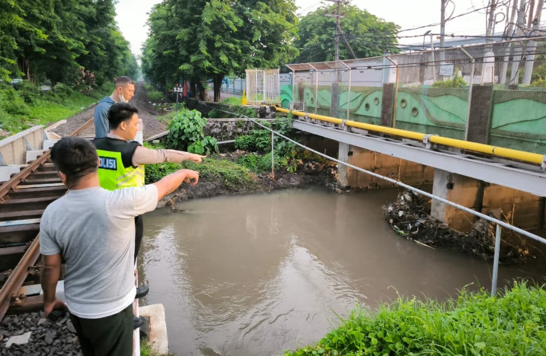 Motor Nyemplung ke Sungai Banjar Kemantren, Pelajar SMA Tewas