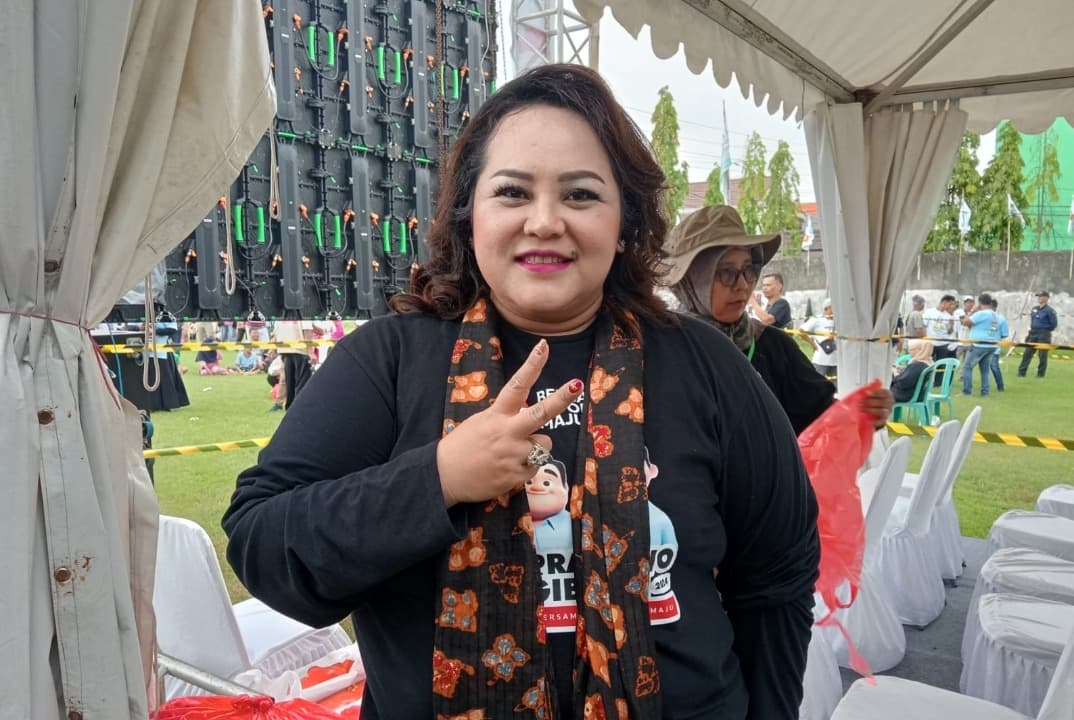 Kampanye Terbuka Caleg Gerindra Surabaya Ninayanti Dihadiri Ahmad Dhani