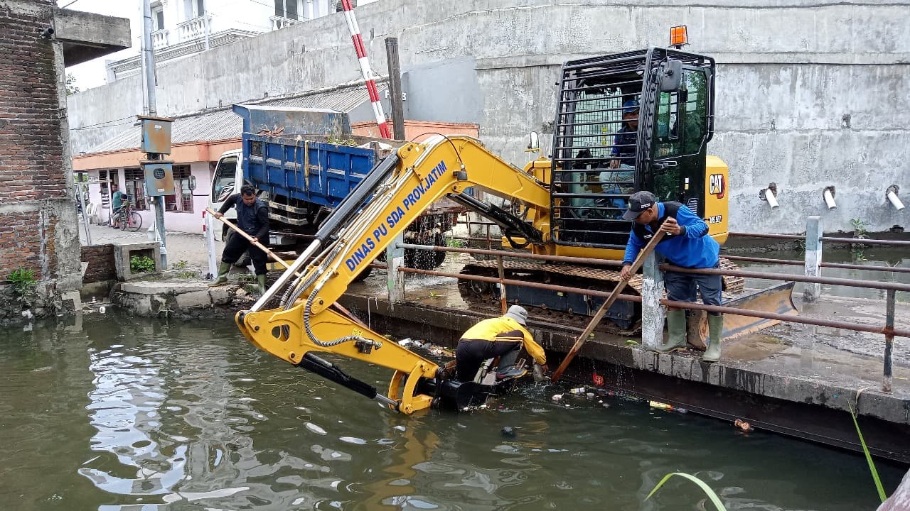 Sungai Penyebab Banjir Waru Sudah Bersih dari Enceng Gondok