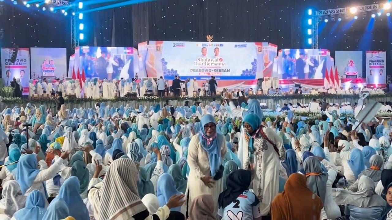 Ribuan Orang Bersholawat dan Doa Bersama untuk Kemenangan Prabowo-Gibran