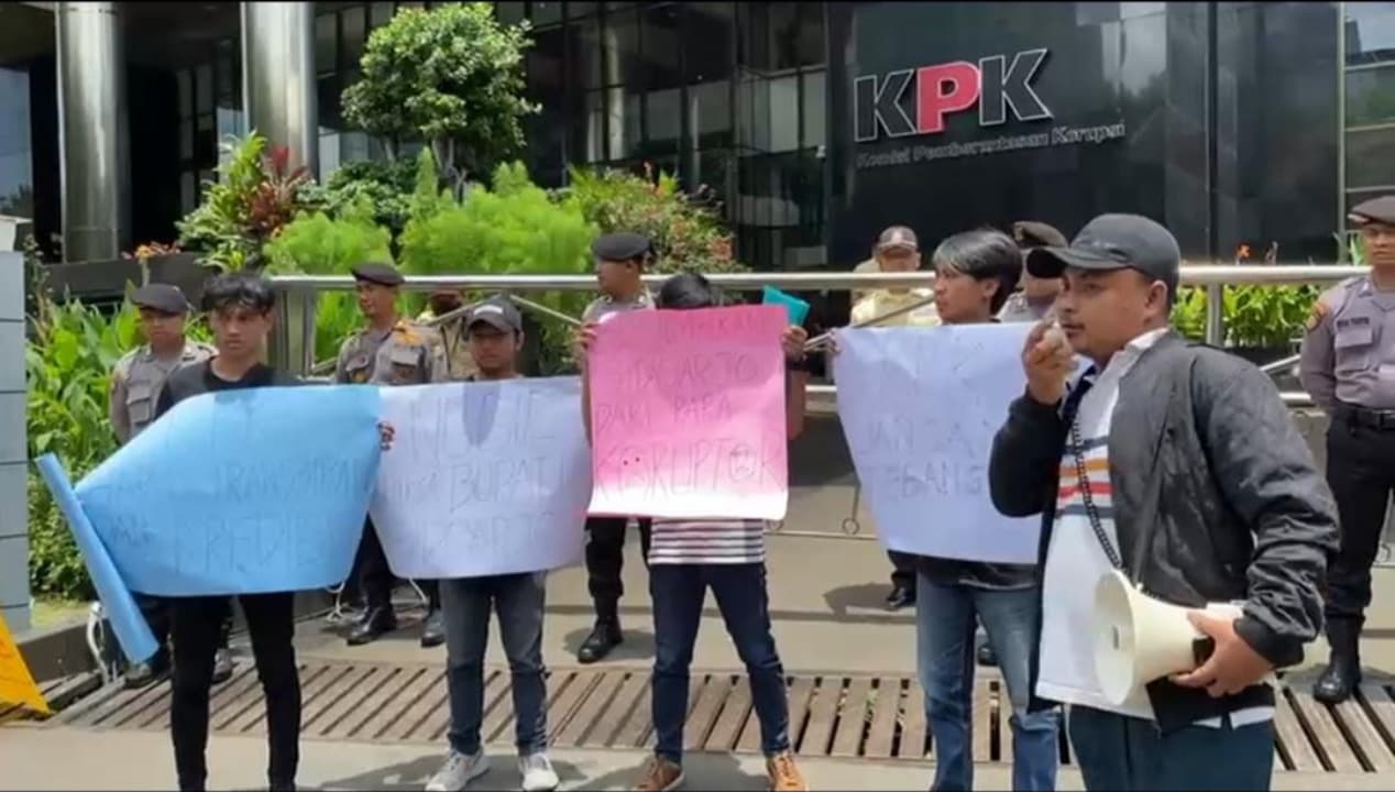 Gelar Aksi, Massa Tuntut Transparansi dan Kelanjutan OTT KPK di Sidoarjo